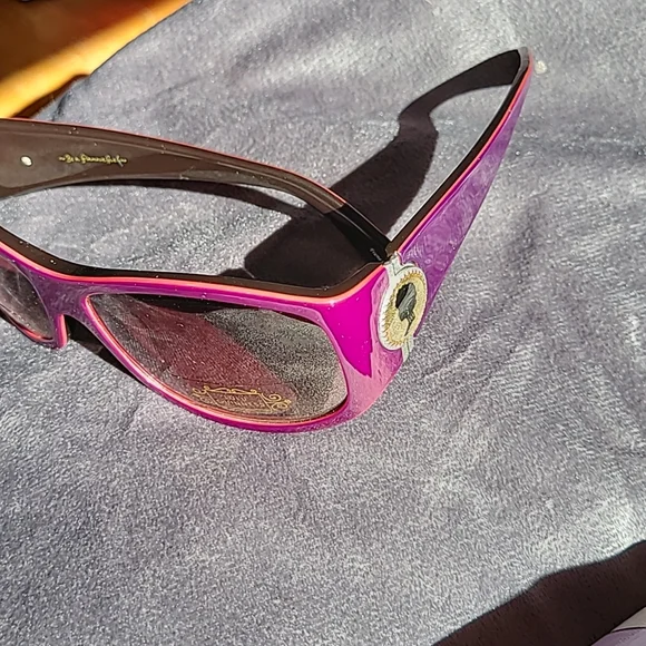 LuLu Guinness sunglassesand case w/mirror 100% UV protection